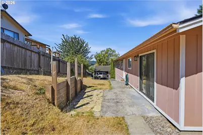 740 H St, Coos Bay, OR 97420 - Photo 45