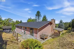 740 H St, Coos Bay, OR 97420 - Photo 43