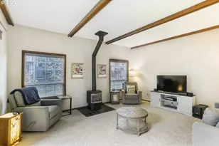 1110 NW Springwood Ln, McMinnville, OR 97128 - Photo 9