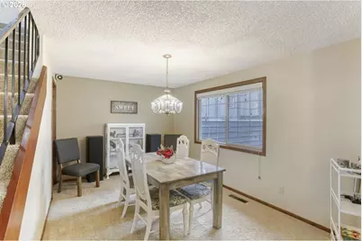 1110 NW Springwood Ln, McMinnville, OR 97128 - Photo 7