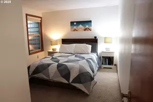 1110 NW Springwood Ln, McMinnville, OR 97128 - Photo 19