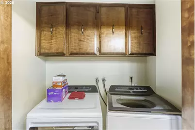 1110 NW Springwood Ln, McMinnville, OR 97128 - Photo 17