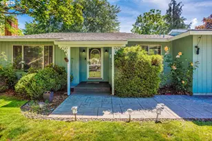808 SE 156th Pl, Portland, OR 97233 - Photo 3