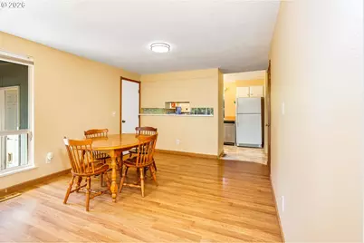 808 SE 156th Pl, Portland, OR 97233 - Photo 9