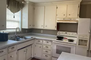 645 S 14th St, Cottage Grove, OR 97424 - Photo 3