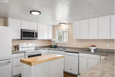 2150 Laura St #81, Springfield, OR 97477 - Photo 9