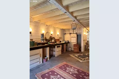 501 S Park St, Carlton, OR 97111 - Photo 9