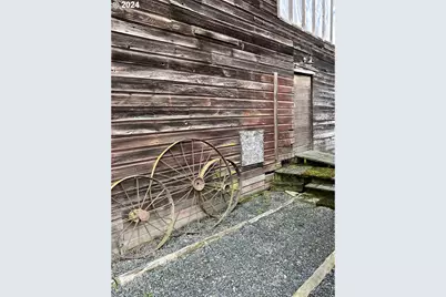 501 S Park St, Carlton, OR 97111 - Photo 9