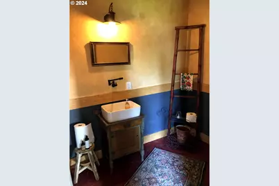 501 S Park St, Carlton, OR 97111 - Photo 13