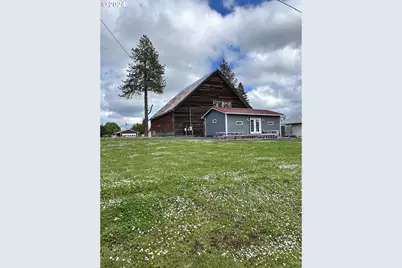 501 S Park St, Carlton, OR 97111 - Photo 1