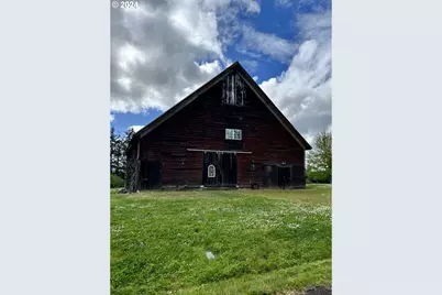 501 S Park St, Carlton, OR 97111 - Photo 3