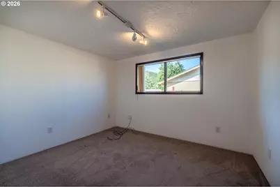 445 Camellia Ct, Reedsport, OR 97467 - Photo 35
