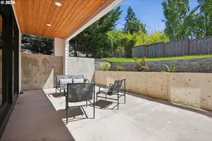 15592 Waluga Dr, Lake Oswego, OR 97035 - Photo 43