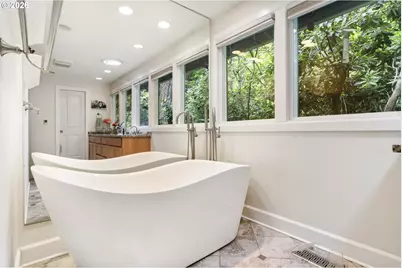4500 W Burnside Rd, Portland, OR 97210 - Photo 23