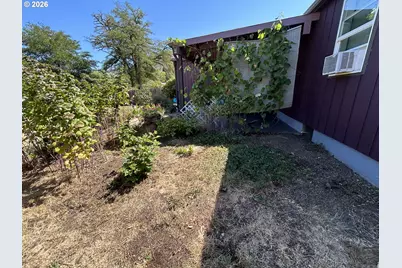 123 W 2nd St, Lowell, OR 97452 - Photo 27