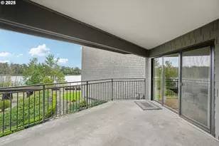 5620 S Riverside Ln, Portland, OR 97239 - Photo 29