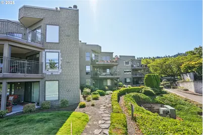 5620 S Riverside Ln, Portland, OR 97239 - Photo 33