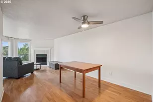 5620 S Riverside Ln, Portland, OR 97239 - Photo 9