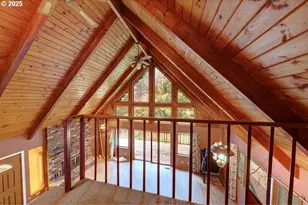 42996 Valley Creek Ln, Astoria, OR 97103 - Photo 23