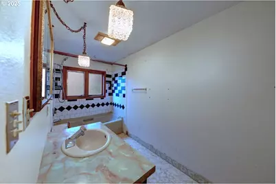 42996 Valley Creek Ln, Astoria, OR 97103 - Photo 19