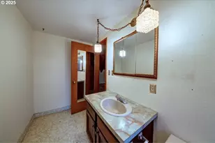 42996 Valley Creek Ln, Astoria, OR 97103 - Photo 21