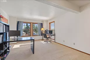 7655 Ridgewood Dr, Gladstone, OR 97027 - Photo 9