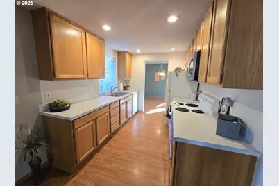 14154 SE Bush St, Portland, OR 97236 - Photo 17