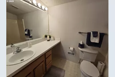 14154 SE Bush St, Portland, OR 97236 - Photo 27