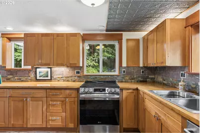 1766 SW Greenway Cir, West Linn, OR 97068 - Photo 9