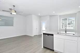 1161 Parkside Ave, Woodburn, OR 97071 - Photo 9