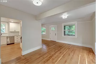 1827 SE Oak St, Portland, OR 97214 - Photo 9
