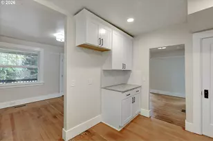 1827 SE Oak St, Portland, OR 97214 - Photo 13