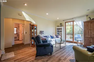 1218 Riverside Dr, Bandon, OR 97411 - Photo 13
