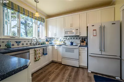 1218 Riverside Dr, Bandon, OR 97411 - Photo 25