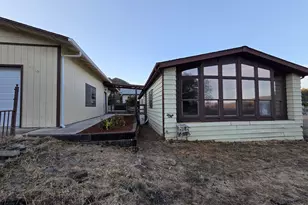 3610 NW Broad St, Roseburg, OR 97471 - Photo 3
