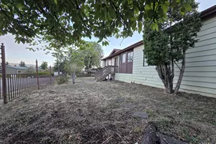 3610 NW Broad St, Roseburg, OR 97471 - Photo 29