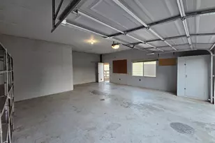 3610 NW Broad St, Roseburg, OR 97471 - Photo 31