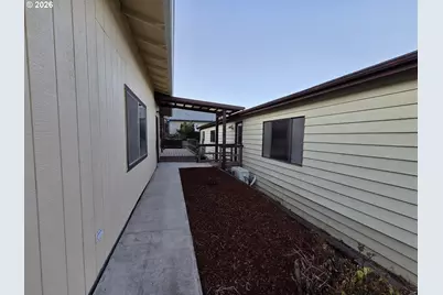 3610 NW Broad St, Roseburg, OR 97471 - Photo 27