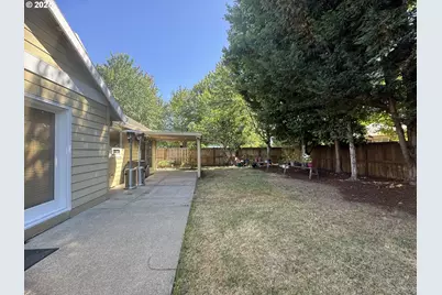2640 NE Cole Ave, McMinnville, OR 97128 - Photo 7