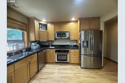 2640 NE Cole Ave, McMinnville, OR 97128 - Photo 17