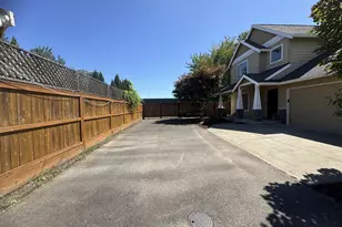 2640 NE Cole Ave, McMinnville, OR 97128 - Photo 3