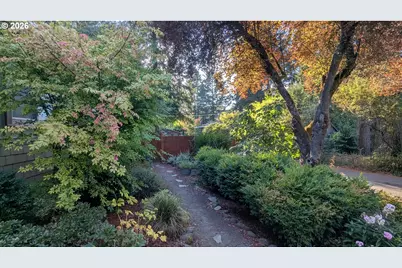 15915 Waluga Dr, Lake Oswego, OR 97035 - Photo 43