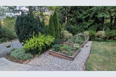 15915 Waluga Dr, Lake Oswego, OR 97035 - Photo 41