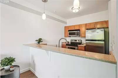 1125 NW 9th Ave #427, Portland, OR 97209 - Photo 11
