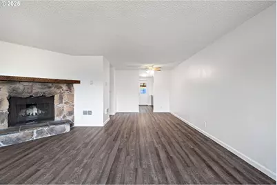 4883 Elderberry Loop, Springfield, OR 97478 - Photo 9