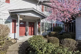 697 32nd St, Washougal, WA 98671 - Photo 1