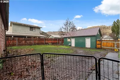 217 2nd St, Klickitat, WA 98628 - Photo 17
