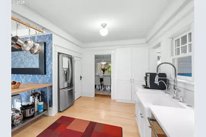 7100 SW Brier Pl, Portland, OR 97219 - Photo 9