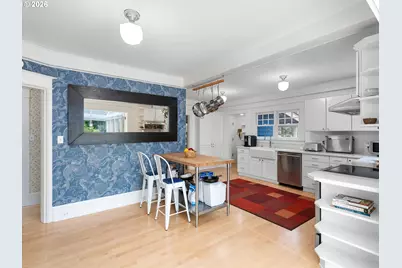 7100 SW Brier Pl, Portland, OR 97219 - Photo 11