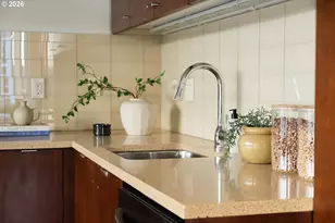 3570 S River Pkwy, Portland, OR 97239 - Photo 23